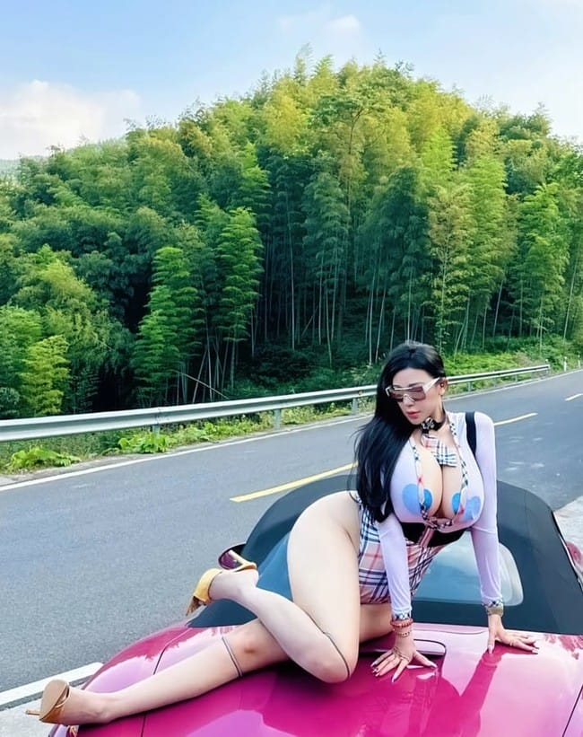 [微密圈]芷仪g宝 – 路过的车主把车停下来 [12P-33M]-1