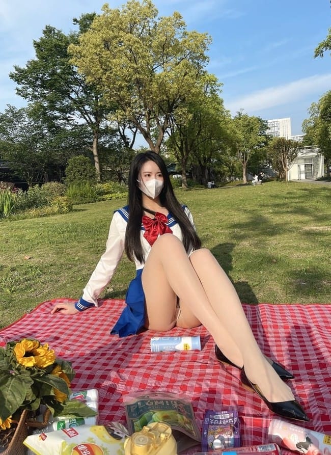 [微密圈]July芝岚 – 户外野餐 [59P-89M]-1